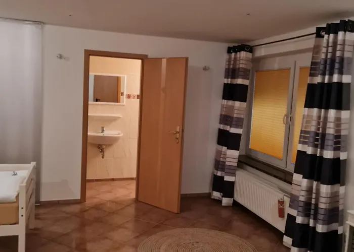 Zur Sonnenblume * Beyernaumburg